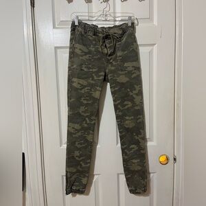 American Eagle Outfitters Camouflage Pants